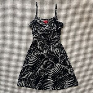 5/$15 | Elle | Flowy Palm Leaf Print Dress